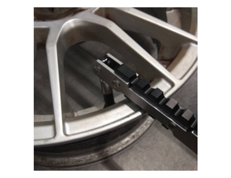 SNAP IN TIRE VALVE INSTALLER 