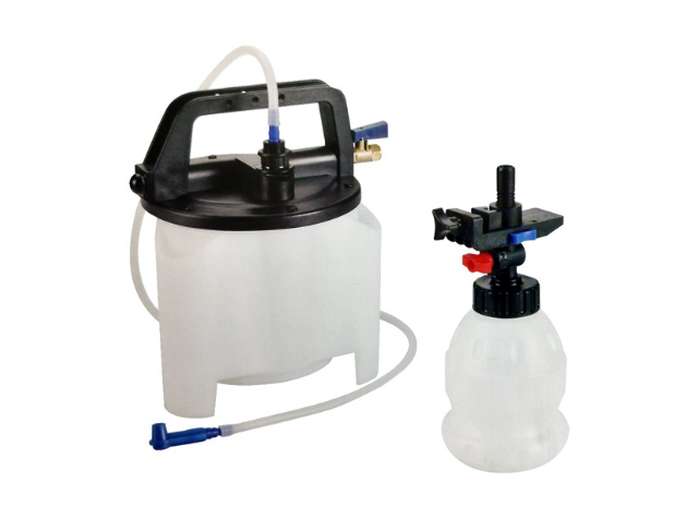 PNEUMATIC BRAKE FLUID EXTRACTOR & REFILLED KIT