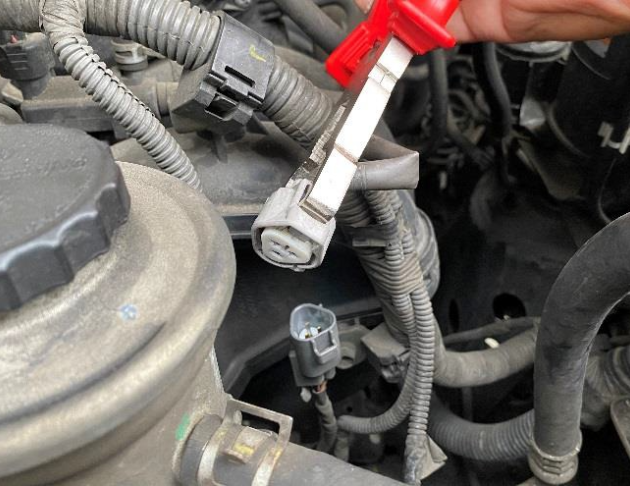 ELECTRICAL DISCONNECT PLIER